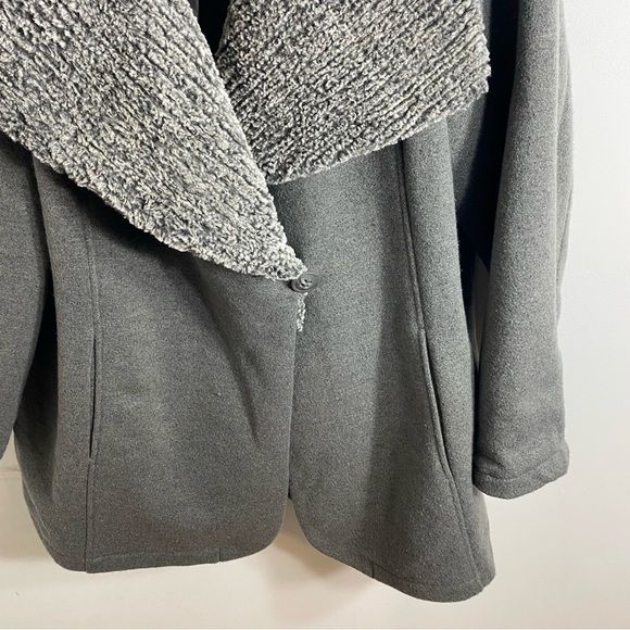 Catherine’s Gray Pea Coat 1X Faux Fur Collar Single Button Closure Jacket - Picture 7 of 7